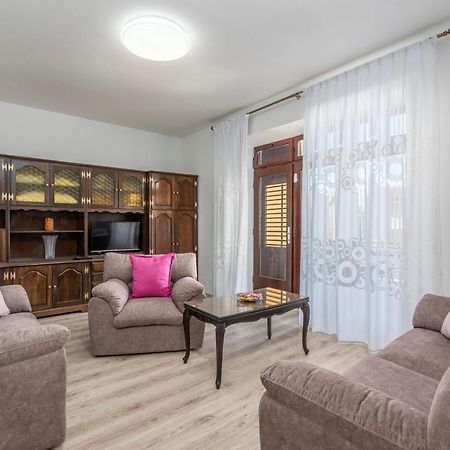 Apartment Lazzarich With Terrace ポレッチ エクステリア 写真