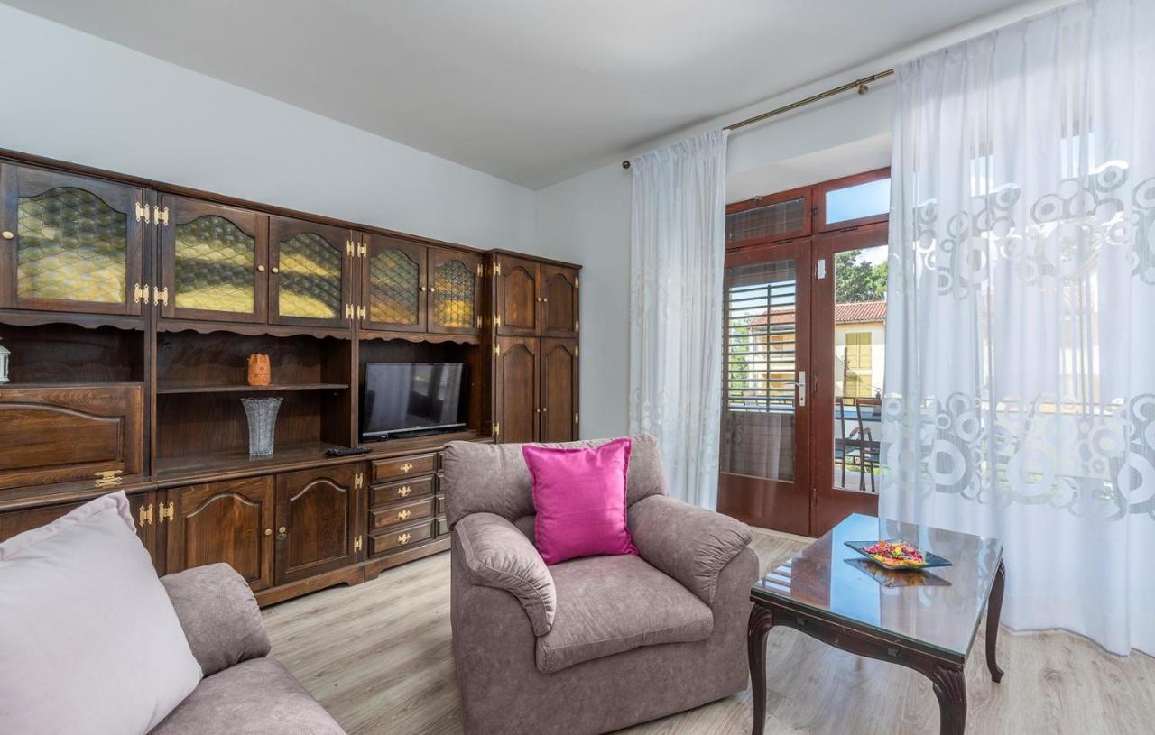Apartment Lazzarich With Terrace ポレッチ エクステリア 写真