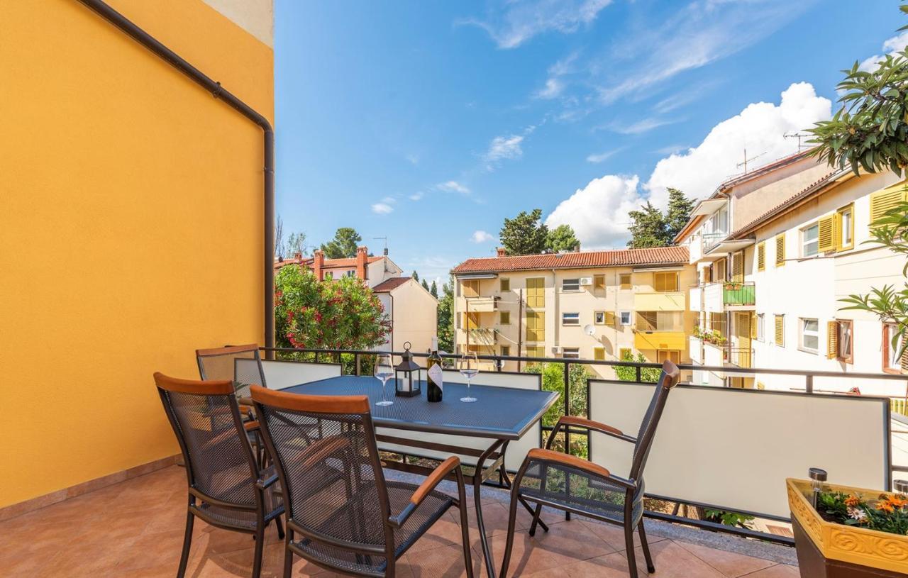 Apartment Lazzarich With Terrace ポレッチ エクステリア 写真